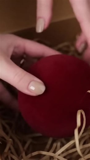 Velvet Christmas Decoration Ball Set, 12-Piece 8cm Pendants, Perfect Gift Box for Holiday & Valentine’s Day Decorations #homemadechristmasornaments #holidaydeco #holidaydecorfinds #bolsasdenavidad🎅🏼🎄🎁☃️⛄❄️ #christmaspotholders #valentinesgiftideas🎀❤️🎁 #christmas2024ornaments #homegoodschristmas #giftsforchristmas #giftsfortheholidays