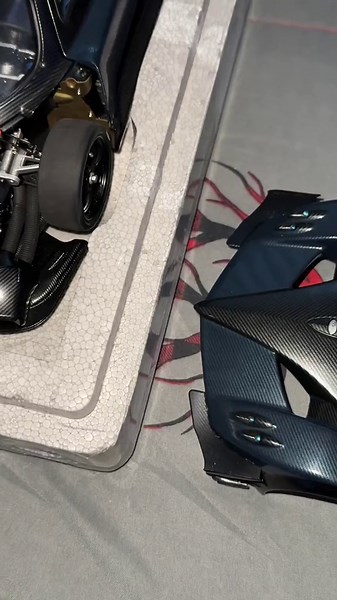 AUTOart or Almost Real? Comparing the Best 1:18 Scale Models