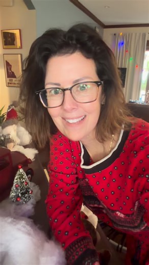 Shop local!! . Tag your favs in the comments…♥️ . . @somethingmooreco @spawestglen @pinpointpermanentcosmetics @infinitymassageandspa @breatheptw @balance365life @paigepetersonphoto @laurawillsphotography @courtneyconlin @ivyboydmakeup @hairbybrianne.co @m2esq @apostodm @smokeyrowcoffee @thegoodbutcherdsm @luabrewing @gatewaymarket @biggrovedsm @homegrowndesmoines @siftnsprinkle @stamchocolate | Erin Kiernan