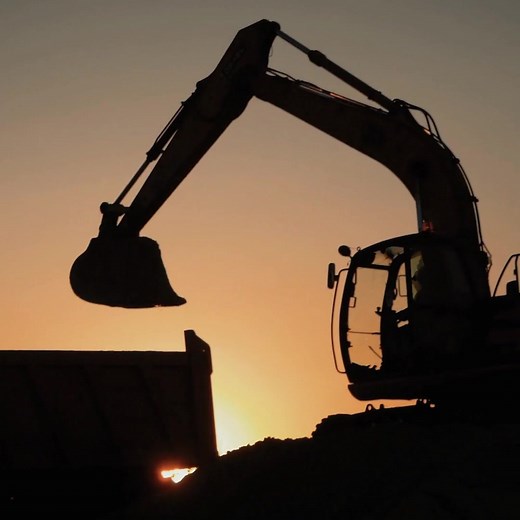 Interested in heavy equipment training? If you live near Oklahoma—you're in luck. 🤞 Train on cranes, bulldozers, and other machines as you expand your skill set and set yourself up for success. ✅ | Heavy Equipment Colleges of America