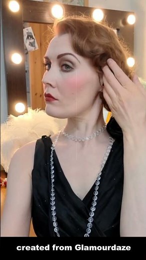 An Easy 1920s Makeup Look Tutorial For Flappers #vintagelook #vintagemakeup