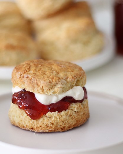 English Scones Recipe - Recipes by Carina