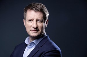 Blanquer à Ibiza: la gauche réclame sa démission, les syndicats indignés