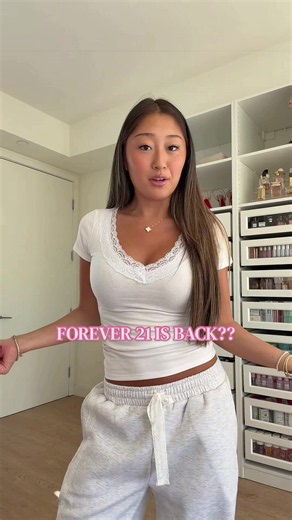 Back to school fits without breaking the bank💅 shop @Forever 21 at @Walmart for all the cutest finds! #ad