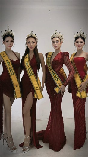 Visual ấn tượng ✨ Top 5 Miss Grand Vietnam 2026 đã chính thức khởi động chuỗi hoạt động trong nhiệm kỳ mới, hứa hẹn mang đến nhiều dấu ấn đặc biệt trong thời gian tới. Bên cạnh đó, do lịch trình học tập, Á hậu @Phan Lê Kim Ngọc sẽ tạm vắng mặt ở một số hoạt động. Cô sẽ sớm trở lại khi sắp xếp được thời gian để đồng hành cùng các nàng hậu. Cảm ơn sự yêu mến và đồng hành của quý khán giả và hy vọng cả nhà sẽ tiếp tục theo dõi và ủng hộ cho Top 5 Miss Grand Vietnam 2026 trên chặng đường sắp tới. ❤️