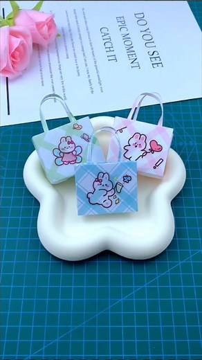 33K views · 837 reactions | Cute and lovely mini shopping bag #origami #origamiart #art #handmade #paperart #paperfolding #paper #papercraft #origamipaper #papiroflexia #origamilove #diy #origamiartist #papercrafts #origamilovers #instaorigami #craft #origamiwork #d #design #creative #artist #paperartist #love #origamicrane #modularorigami #origamifun #paperfold #kusudama #origamicraft paper craft | paper craft | Facebook