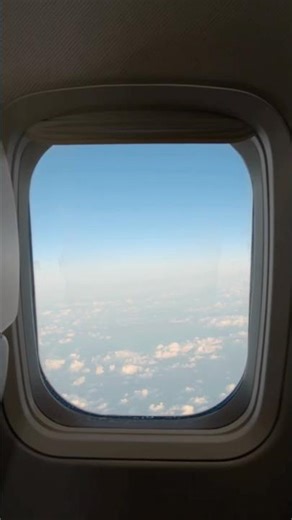 When you have a 6-hour flight and no Wi-Fi... 🎧 #booktok #booktube