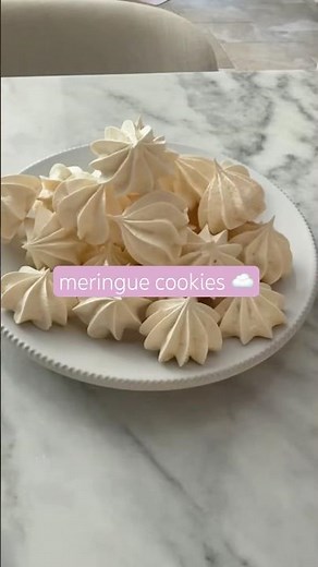 these homemade meringue cookies melt in your mouth ☁️