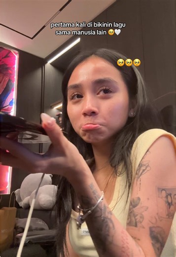 Mimpi Dikenal dan Dicintai Melalui Lagu Manis