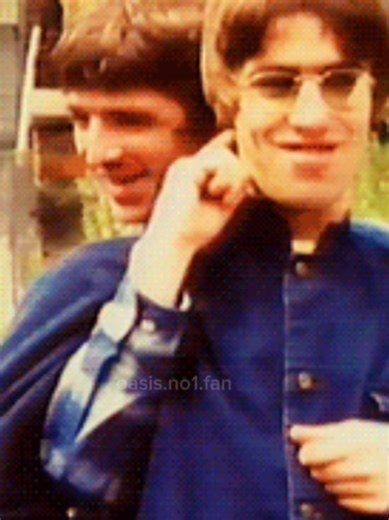 Noel Gallagher Reflects on 90s Oasis Era