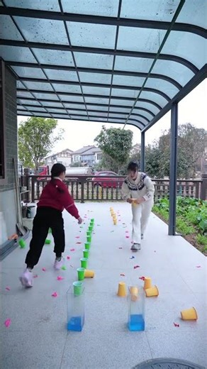 Inflatable Balloon Bursting Challenge: Ultimate Family Fun