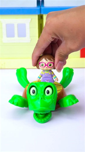 So Satisfying! CoComelon Panicked Turtle Coaster ASMR 🚌💥 #Shorts