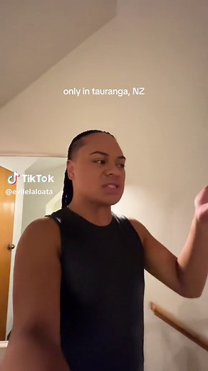 Hilarious Tour of Tauranga: Bed, Bathtub, and More!