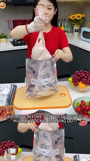 55K views · 152 reactions |  Forget regular plastic bags! Switch to these reusable, eco-friendly aluminum foil storage bags — they keep your food fresh for weeks, not days! 復✨ No more soggy spinach or spoiled snacks! 綾 | Distributeallt9d+ | Facebook
