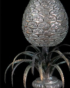 Is this the fanciest #toothpick holder you have seen? Paliteras are toothpick holders made for the elite in the Americas and Philippines. Both decorative and functional, they were meant to impress guests with their craftsmanship and size. #Paliteras shaped like pineapples were especially popular in Pampanga and Bulacan, Philippines. Palitera Philippines, Manila, 19th century Silver Richard and Sandra Lopez #ACMSG #ManilaGalleon #ManilaGalleonACM #Pineapple | ACM (Asian Civilisations Museum)