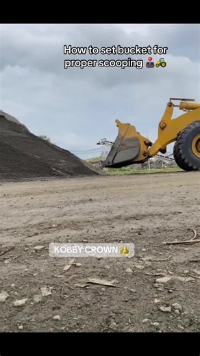How to set bucket for proper scooping 🕹️🚜#bucket#scooping #fyp #wheelloader #heavymachinery