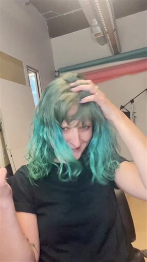 Turquoise hair, don't care! Watch as Brad works his magic with our Turquoise Color Mask! 🌊💙Transform your look with vibrant, lasting color that is bold, fierce, and will give you confidence that shines. Ready to try something bold? Drop your favorite color in the comments! 🎨