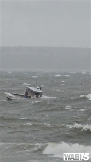Boat sinking in Searsport. 📸: Kathy G. | WABI TV5