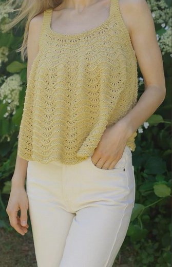 DROPS 240-13, “Canary Belle Top”