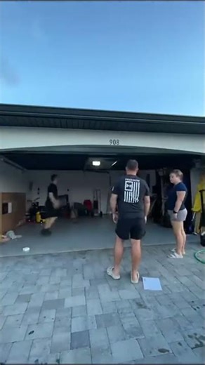 Garage Screen Door Installation in Cape Coral FL #Southflorida #garagedoor ##garagedoors #garag