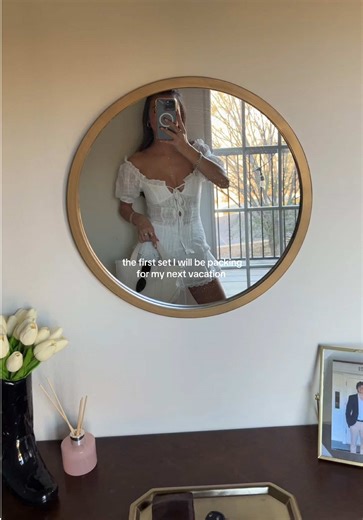 Adorable White Lace Set for Your Next Vacation