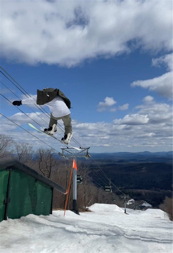 Woke up this morning and it’s -4°F kinda ready for some spring laps #snowboarding #bluebird #eastcoast #p