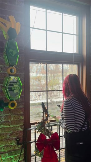 ❄️ WINTER WINDOWS! ⛄️ It was an absolute delight to welcome visual art students from Newburgh’s own Canterbury Brook Academy of the Arts to help make the Taproom more holiday festive! Come check out the windows this holiday season and see how extraordinarily talented our local students are ❤️ Thank you to the school and the students for bringing the jolly and joy to the brewery. And to Newburgh’s Downtown District Alliance for arranging this as part of their 2025 Frost Fest! | Newburgh Brewing C