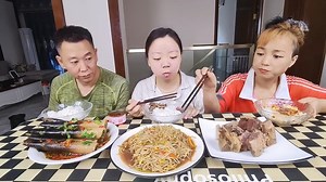 Couple’s Epic Eating Face-Off – Only One Winner! 🥇🍜 | Funny Videos