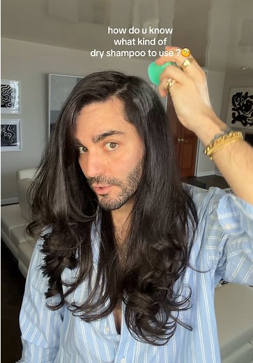 so many dry shampoo options for our non hair wash days- but how do we know which one to use ?! loose powders have the least amount of grittiness but also add the least amount of volume to the hair Aerosol give the most volume to our hairstyles but have some grittiness left behind the wet dry shampoos I’ve used all have the most powerful greasy hair remedy BUT they leave behind the most grittiness on the hair Choose accordingly 😍 dry shampoo powder puff @Briogeo dry shampoo hairspray @JVN Hair w