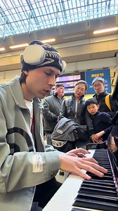Beginner Piano Performance Tips: Loose Playing & Pizza
