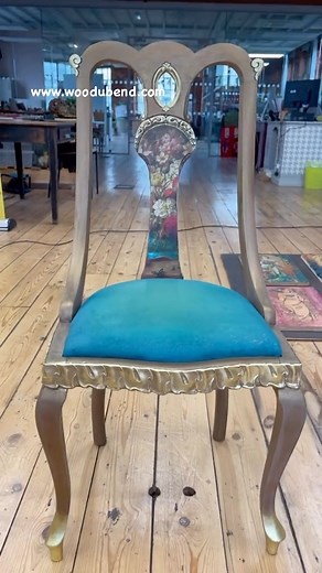 “Scalloped Edge Chair Makeover Finale” SollyJo is upcycling an old chair, transforming it with the Posh Chalk Deluxe Decoupage Bouquet of Flowers from the Summer 2023 Posh Chalk Deluxe Decoupage Collection, bringing a touch of seasonal charm and elegance to the piece. To add an extra flair, she incorporated WUB TR747, giving the chair a beautiful scalloped or skirted design that enhances its overall appeal and uniqueness. Stay tuned for the finale Products used: Posh Chalk Pigment Infusor Posh C