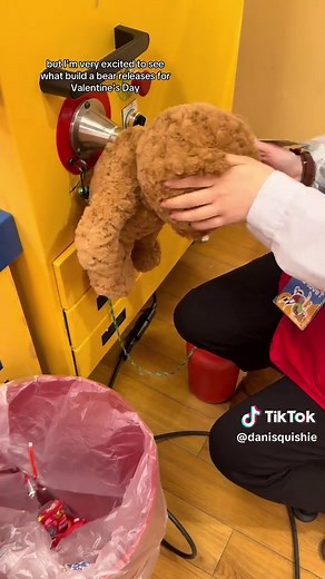 Exclusive FAO Schwartz Build-A-Bear Review