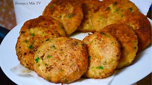 Tortitas de Pollo Doradas y Crujientes por Fuera y Suavecitas por dentro | Recetas y Más TV