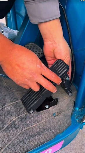 Installing a New Accelerator Pedal on a Vehicle – Easy Fix!