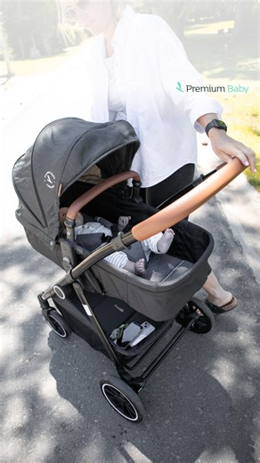 👶✨ ¡Todo lo que tu bebé necesita desde el primer paseo! Conocé el Cochecito 3 en 1 Aria de Premium Baby 💛 ✅ Apto desde recién nacido 🔁 Asiento 3 en 1: moisés automático con una sola mano 🛏️, cochecito 🚼 y butaquita para el auto 🚗 👀 Asiento reversible: mirá al mundo o a mamá 🧸 Tapizado suave, confortable y lavable ❄️ Cubrepiés extraíble para días más frescos 🛞 Ruedas delanteras móviles 🏞️ Ruedas traseras todo terreno con freno 🔗 Incluye butaquita con base para el auto 💳 6 cuotas sin i