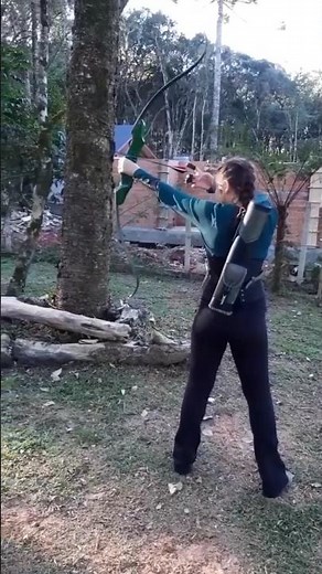 Shooting a Traditional Recurve Takedown Bow by Lairton