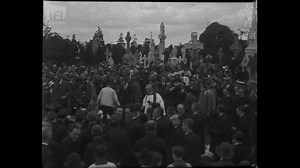 Easter Rising revolutionary Cathal Brugha was shot #OnThisDay in 1922 by free state forces on O'Connell Street. This footage shows large crowds gathering to pay their respects at Glasnevin Cemetery. Watch in full on the IFI Archive Player: https://ifiarchiveplayer.ie/funeral-of-mr-cathal-brugha/ | Irish Film Institute (IFI)