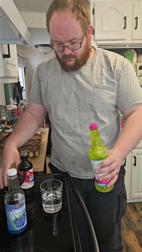 making drinks #sommelier #drink #drinkingsoda #review #soda #fizzydrinks #drinks #food #funny