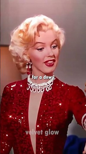 🎀 How Marilyn Monroe Perfected Her Signature Look! 💄#short
