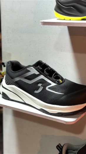 Essential Features of Sport Safety Shoes