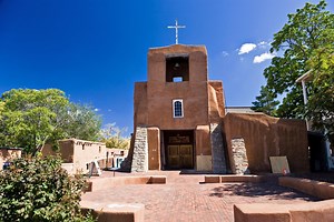 Old Santa Fe Trail and South Capitol Travel Guide - Expert Picks for your Vacation
