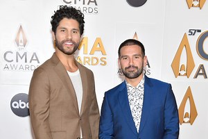 Dan   Shay Literally Sat on a House During Their Sweet The Voice Finale Performance