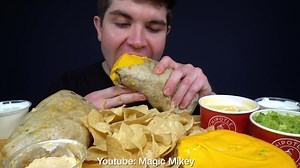 #eating #chipotle #burrito #cheese #yummy #chipotlemukbang #fyp #food #foodtiktok #mukbang #asmr #asmrfood