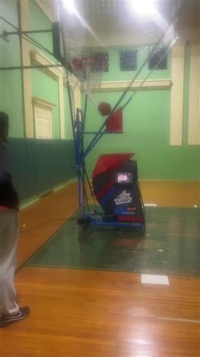 Peter Marston on Instagram: "Shooting gun available at Green st!! @marstonathletics @rh2 @ya.boy.ziare @__freethrow__ @marston_elite @coach_pete_marston 7329862796 for information"