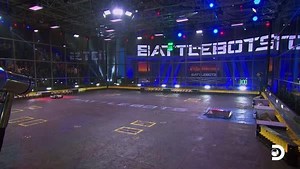 3.5M views · 7.9K reactions | TOURO. TOURO. TOURO! 烙 More bots. More battles. Watch #BattleBots TONIGHT at 8p ET on Discovery. | Discovery | Facebook