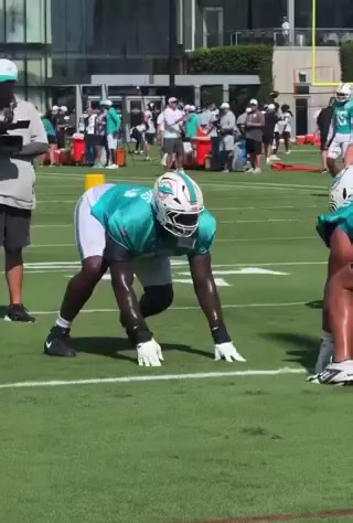 🎥 Zeek Biggers in practice today. #PhinsUp | Miami Dolphins Zone