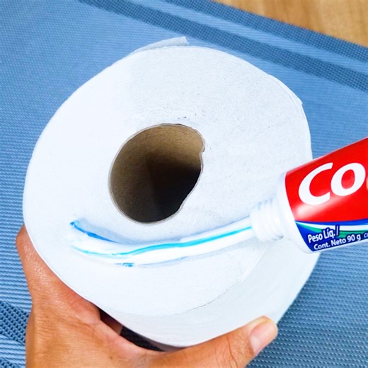 Put toothpaste on toilet paper and you won't have this problem again! | Recipes of Drika