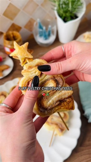 LOOKING FOR A CHRISTMAS DAY BREAKFAST IDEA? LOOK NO FURTHER! 🍫🤤 How cute are these Biscoff puff pastry trees 🎄 | Iceland Foods