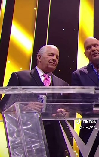 Bret ❤️ nothing but love for the best there is, the best there was, and the best there ever will be! And thats the bottom line! ❤️💀🐍🍻 ##stonecoldsteveaustin##316##wrestlemania41##wwe##wwf##fyp##fypシ