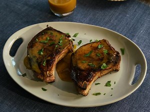 Pork Chops with Mustard Sauce